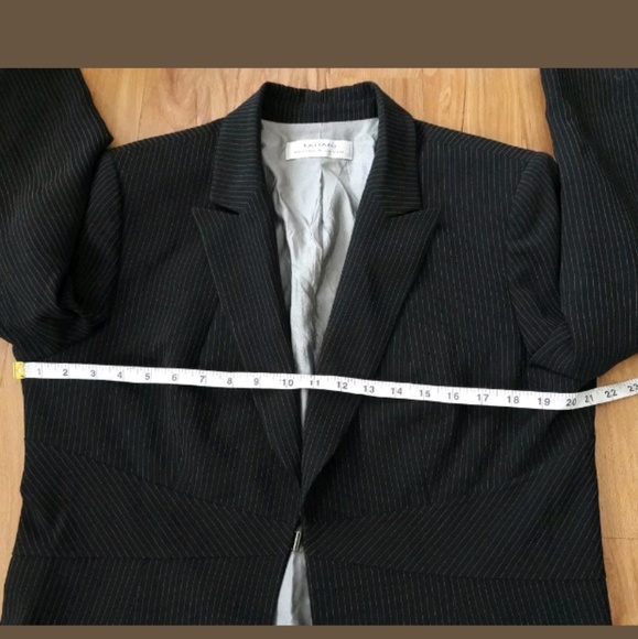 Tahari Arthur S. Levine Women's Pant Suit - Picture 4 of 8